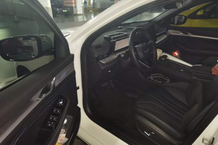 Used Geely Auto Preface 2025 Dongfang Yao 1.5TD Kunlun Edition Driver Seat