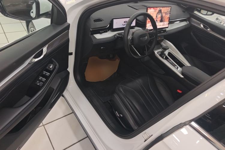 Used Geely Auto Preface 2025 Dongfang Yao 1.5TD Kunlun Edition Driver Seat