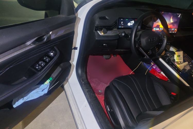 Used Geely Auto Preface 2025 Dongfang Yao 1.5TD Kunlun Edition Driver Seat