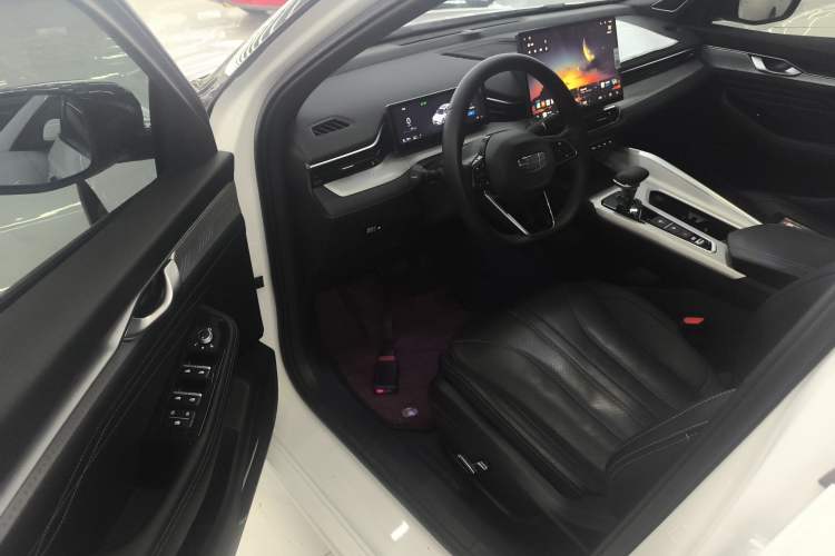 Used Geely Auto Preface 2025 Dongfang Yao 1.5TD Fuyao Edition Driver Seat