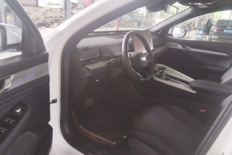 Used Geely Auto Preface 2025 Dongfang Yao 1.5TD Kunlun Edition Driver Seat