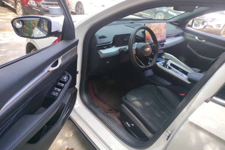 Used Geely Auto Preface 2025 Dongfang Yao 1.5TD Kunlun Edition Driver Seat