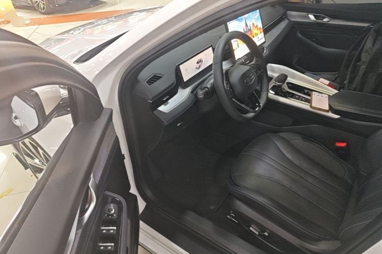 Used Geely Auto Preface 2025 Dongfang Yao 1.5TD Kunlun Edition Driver Seat