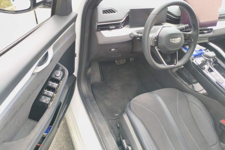 Used Geely Auto Preface 2025 Dongfang Yao 2.0TD Lanxing Edition Driver Seat