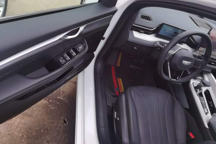 Used Geely Auto Preface 2025 Dongfang Yao 1.5TD Fuyao Edition Driver Seat