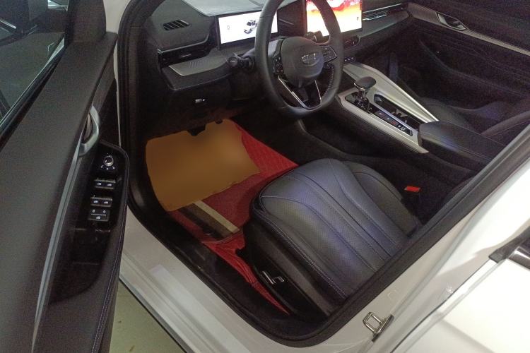Used Geely Auto Preface 2025 Dongfang Yao 1.5TD Kunlun Edition Driver Seat