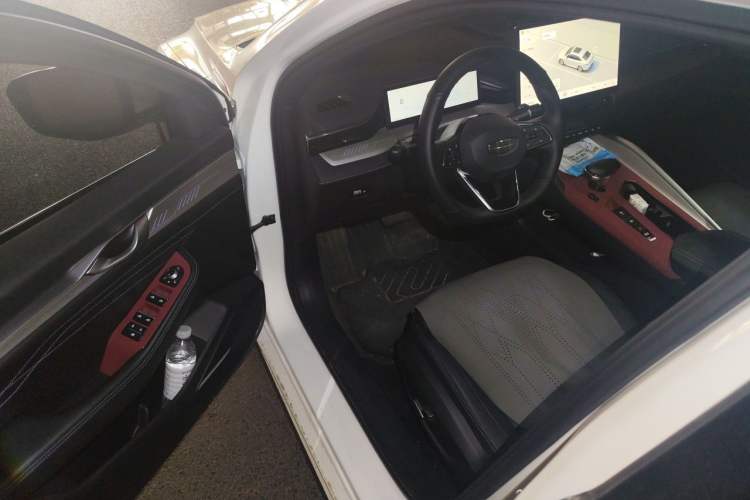 Used Geely Auto Preface 2025 Dongfang Yao 1.5TD Fuyao Edition Driver Seat