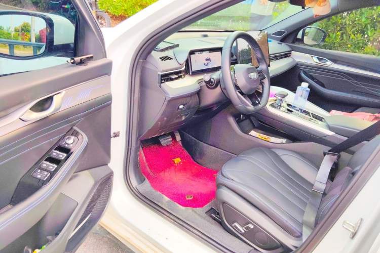 Used Geely Auto Preface 2025 Dongfang Yao 1.5TD Kunlun Edition Driver Seat
