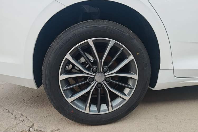 Used Geely Auto Preface 2025 Dongfang Yao 1.5TD Fuyao Edition Exterior 2
