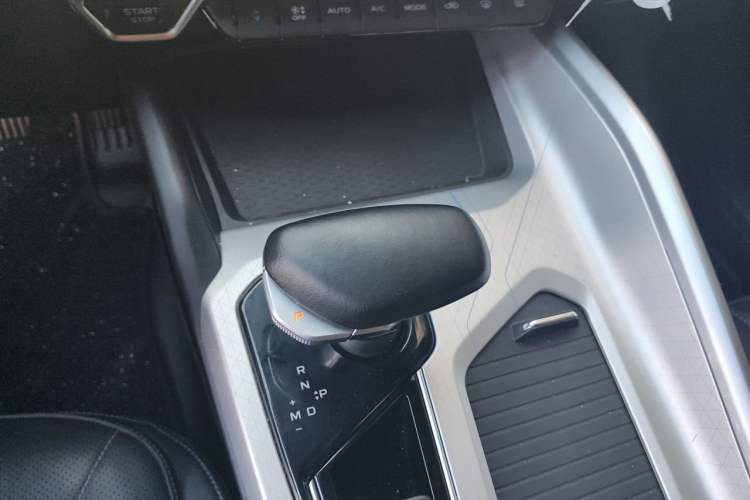 Used Geely Auto Preface 2025 Dongfang Yao 1.5TD Kunlun Edition Gear Lever