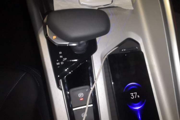 Used Geely Auto Preface 2025 Dongfang Yao 1.5TD Fuyao Edition Gear Lever