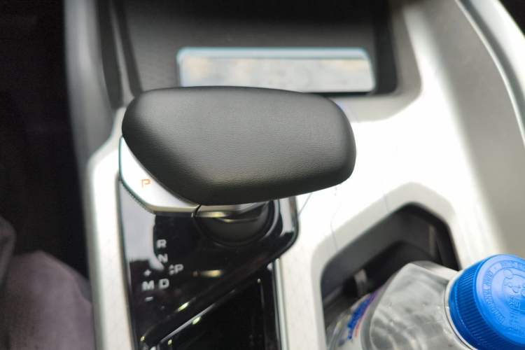 Used Geely Auto Preface 2025 Dongfang Yao 1.5TD Fuyao Edition Gear Lever