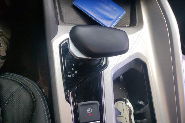 Used Geely Auto Preface 2025 Dongfang Yao 1.5TD Kunlun Edition Gear Lever