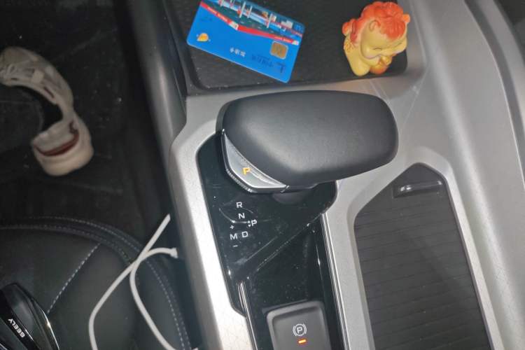 Used Geely Auto Preface 2025 Dongfang Yao 1.5TD Fuyao Edition Gear Lever