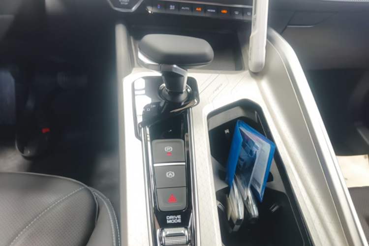 Used Geely Auto Preface 2025 Dongfang Yao 1.5TD Fuyao Edition Gear Lever