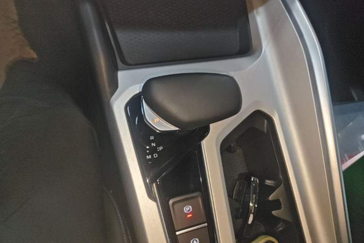 Used Geely Auto Preface 2025 Dongfang Yao 1.5TD Kunlun Edition Gear Lever