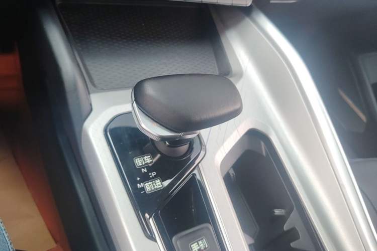 Used Geely Auto Preface 2025 Dongfang Yao 1.5TD Fuyao Edition Gear Lever