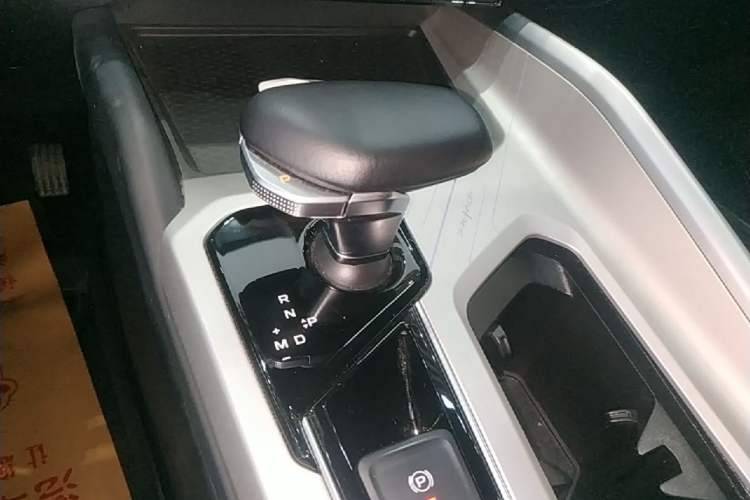 Used Geely Auto Preface 2025 Dongfang Yao 1.5TD Kunlun Edition Gear Lever