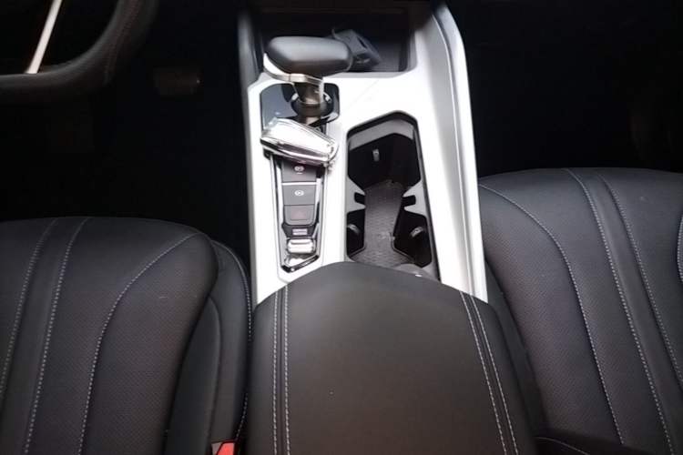 Used Geely Auto Preface 2025 Dongfang Yao 1.5TD Kunlun Edition Gear Lever