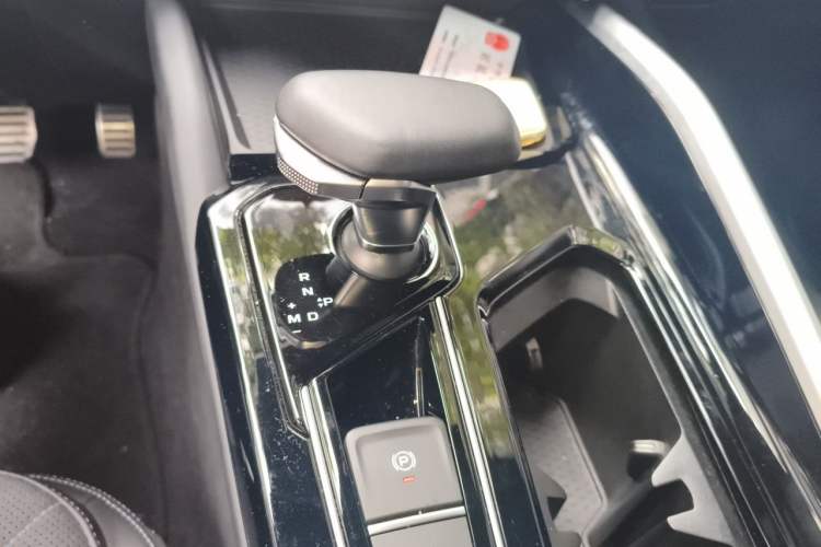 Used Geely Auto Preface 2025 Dongfang Yao 2.0TD Lanxing Edition Gear Lever