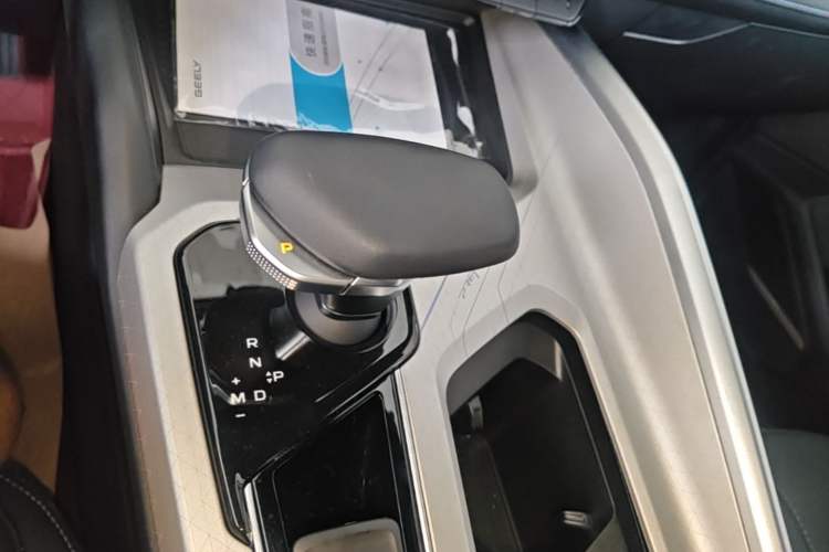 Used Geely Auto Preface 2025 Dongfang Yao 1.5TD Fuyao Edition Gear Lever