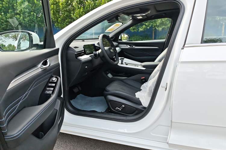 Used Geely Auto Preface 2025 Dongfang Yao 1.5TD Fuyao Edition Interior 2