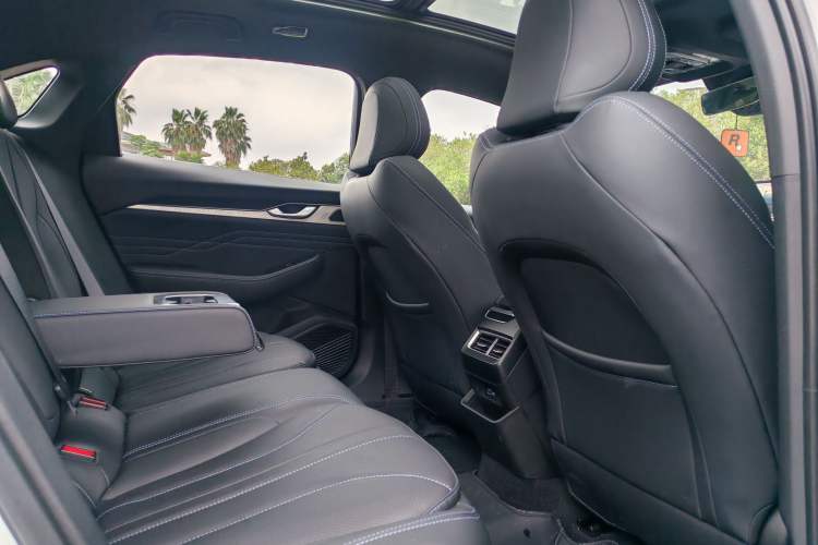 Used Geely Auto Preface 2025 Dongfang Yao 1.5TD Fuyao Edition Interior 3