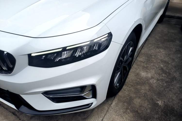 Used Geely Auto Preface 2025 Dongfang Yao 1.5TD Fuyao Edition Left Front Headlight