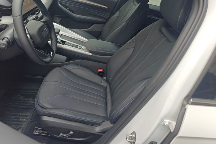 Used Geely Auto Preface 2025 Dongfang Yao 1.5TD Fuyao Edition Left Front Seat