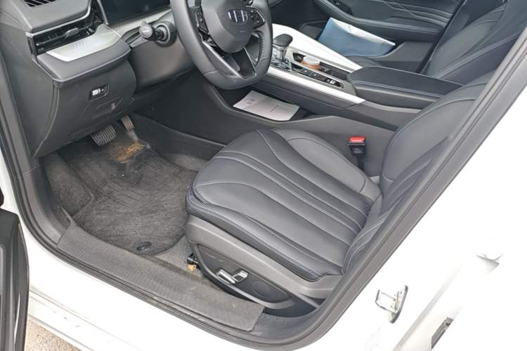Used Geely Auto Preface 2025 Dongfang Yao 1.5TD Fuyao Edition Left Front Seat