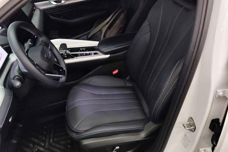 Used Geely Auto Preface 2025 Dongfang Yao 1.5TD Fuyao Edition Left Front Seat