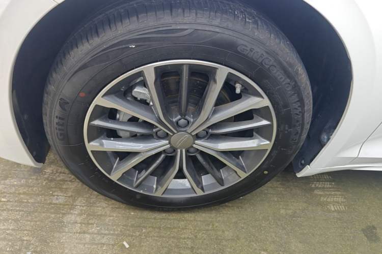 Used Geely Auto Preface 2025 Dongfang Yao 1.5TD Fuyao Edition Left Front Wheel Hub
