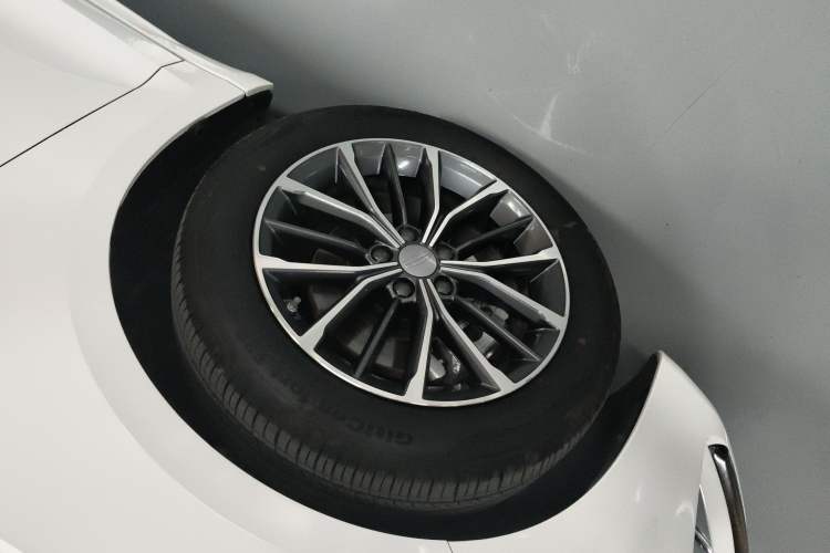 Used Geely Auto Preface 2025 Dongfang Yao 1.5TD Fuyao Edition Left Front Wheel Hub