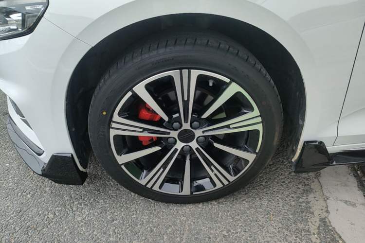 Used Geely Auto Preface 2025 Dongfang Yao 1.5TD Kunlun Edition Left Front Wheel Hub