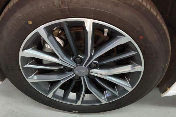 Used Geely Auto Preface 2025 Dongfang Yao 1.5TD Fuyao Edition Left Front Wheel Hub