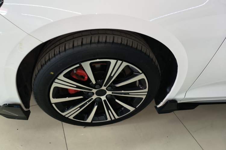 Used Geely Auto Preface 2025 Dongfang Yao 1.5TD Kunlun Edition Left Front Wheel Hub