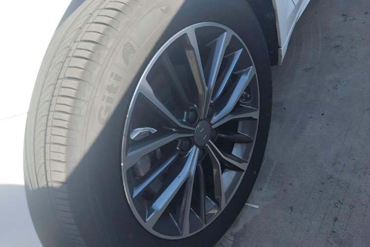 Used Geely Auto Preface 2025 Dongfang Yao 1.5TD Fuyao Edition Left Front Wheel Hub
