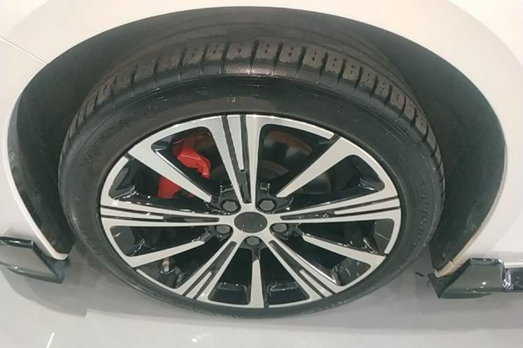 Used Geely Auto Preface 2025 Dongfang Yao 1.5TD Kunlun Edition Left Front Wheel Hub