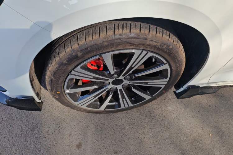 Used Geely Auto Preface 2025 Dongfang Yao 1.5TD Kunlun Edition Left Front Wheel Hub