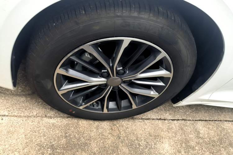 Used Geely Auto Preface 2025 Dongfang Yao 1.5TD Fuyao Edition Left Front Wheel Hub