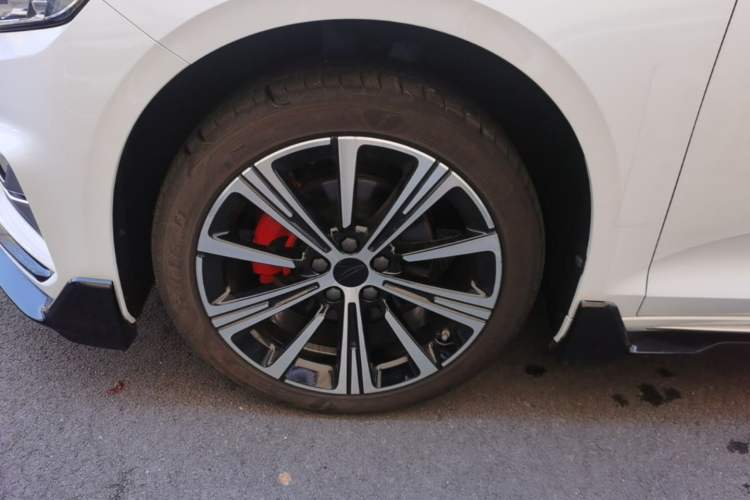 Used Geely Auto Preface 2025 Dongfang Yao 2.0TD Moonlight Edition Left Front Wheel Hub