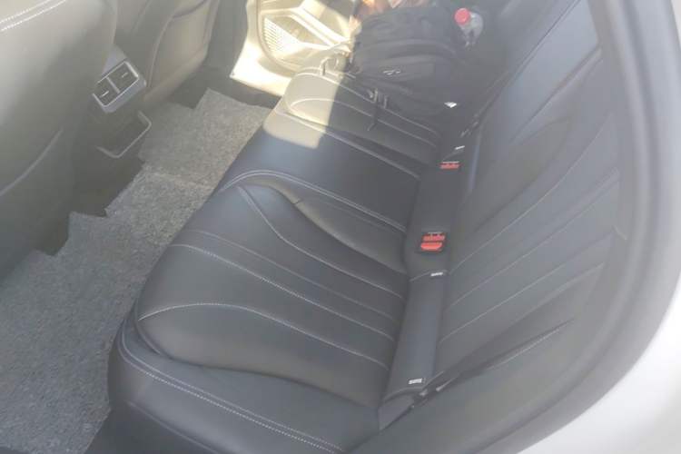 Used Geely Auto Preface 2025 Dongfang Yao 1.5TD Fuyao Edition Left Rear Seat