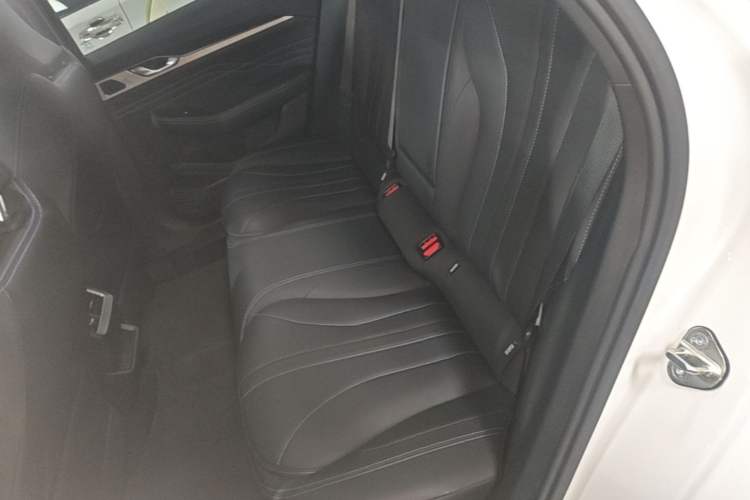 Used Geely Auto Preface 2025 Dongfang Yao 1.5TD Kunlun Edition Left Rear Seat