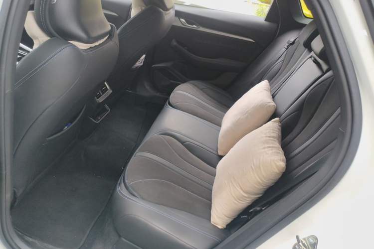 Used Geely Auto Preface 2025 Dongfang Yao 2.0TD Lanxing Edition Left Rear Seat