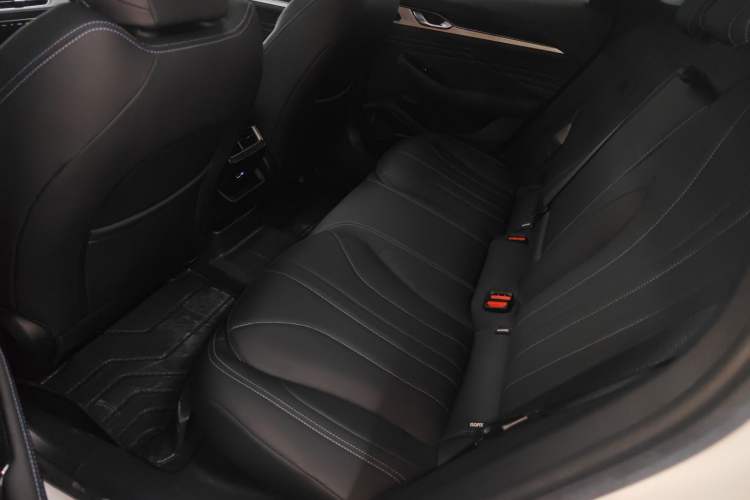 Used Geely Auto Preface 2025 Dongfang Yao 1.5TD Fuyao Edition Left Rear Seat