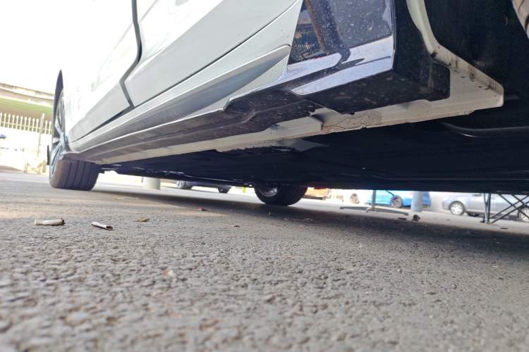 Used Geely Auto Preface 2025 Dongfang Yao 1.5TD Kunlun Edition Left Side Sill
