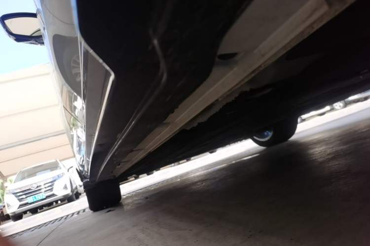 Used Geely Auto Preface 2025 Dongfang Yao 2.0TD Moonlight Edition Left Side Sill