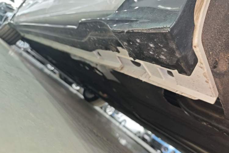 Used Geely Auto Preface 2025 Dongfang Yao 2.0TD Lanxing Edition Left Side Sill