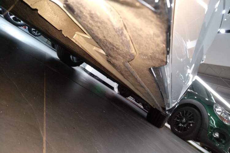 Used Geely Auto Preface 2025 Dongfang Yao 2.0TD Moonlight Edition Left Side Sill