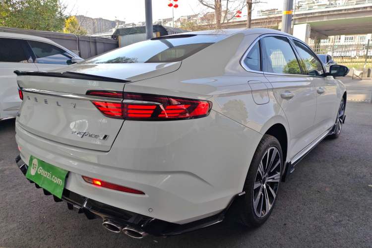 Used Geely Auto Preface 2025 Dongfang Yao 1.5TD Kunlun Edition Rear Right 45 Deg
